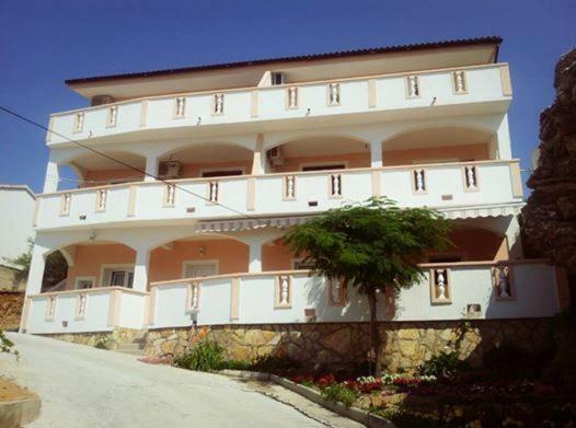 Apartments Denis Metajna Luaran gambar
