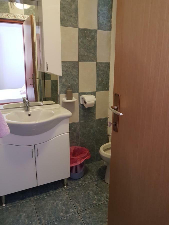 Apartments Denis Metajna Luaran gambar